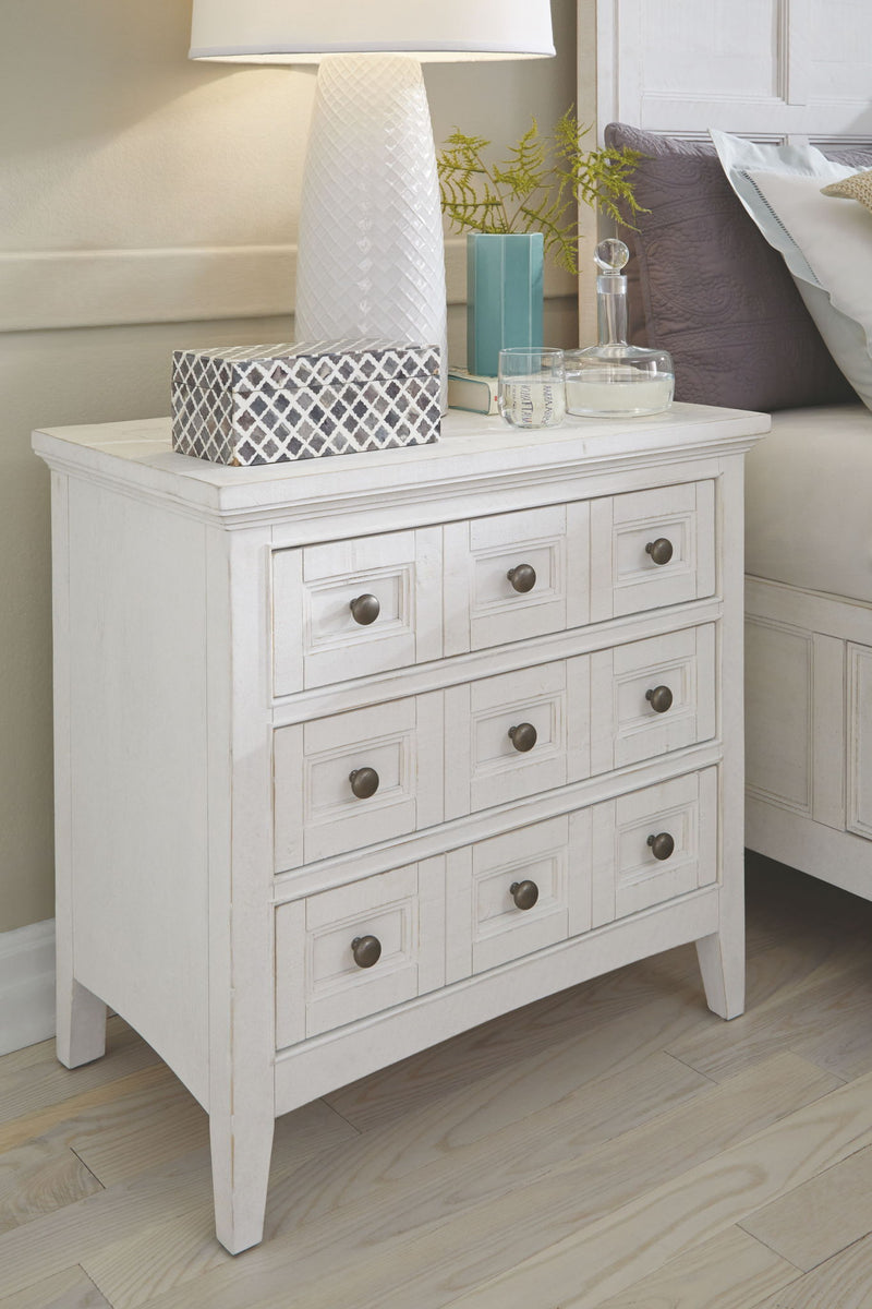 Heron Cove - Relaxed Traditional Chalk White Three Drawer Nightstand - Chalk White