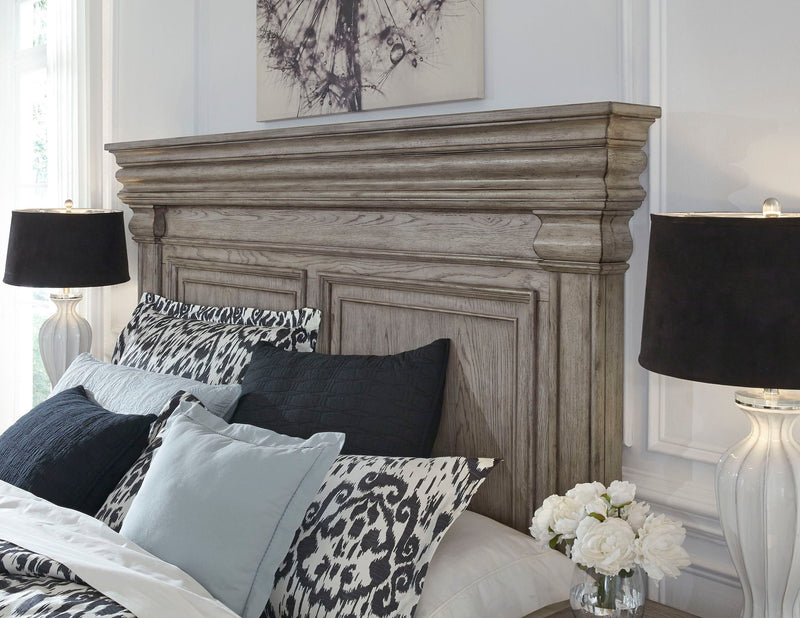 Madison Ridge - Panel Bed With Blanket Chest Footboard
